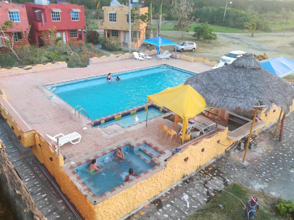 Bazén v ubytování Hosteria Mar de Plata nebo v jeho okolí