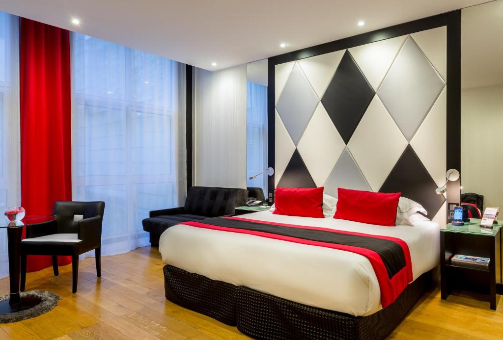 L'Empire Paris - Louvre