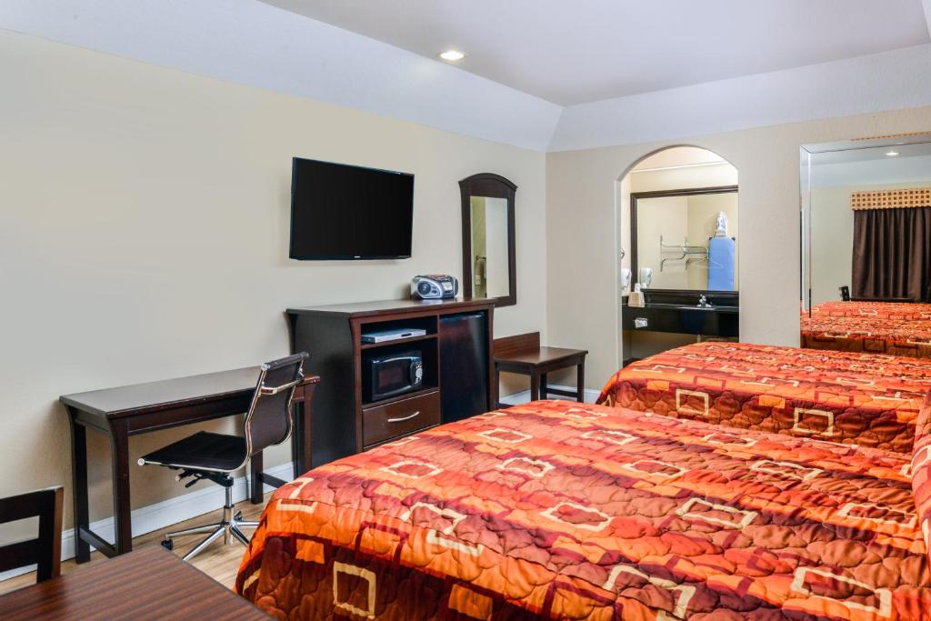 Scottish Inn and Suites Highway Six South - Habitación Con 2 Camas Grandes - No Fumadores