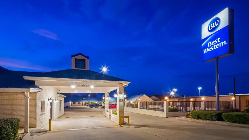 Fotografie z fotogalerie ubytování Best Western Regency Inn & Suites v destinaci Gonzales