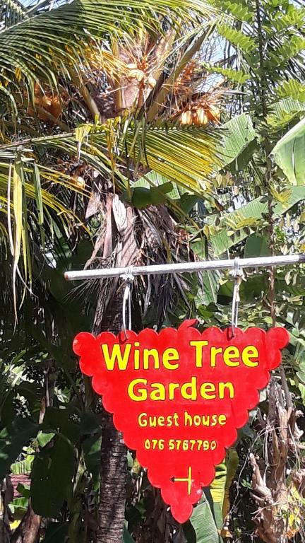 Certifikát, hodnocení, plakát nebo jiný dokument vystavený v ubytování Wine Tree Garden Guesthouse
