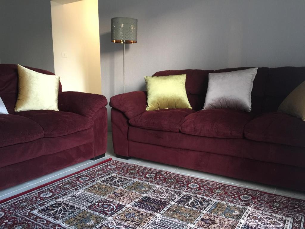 Posezení v ubytování Al-Rehab luxury apartment