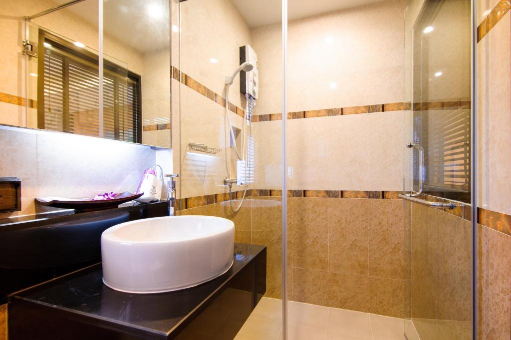 Tara Place Hotel Bangkok - Resim 41