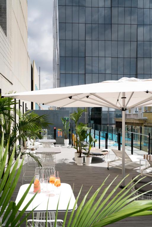 Bazén v ubytování Adelphi Hotel nebo v jeho okolí