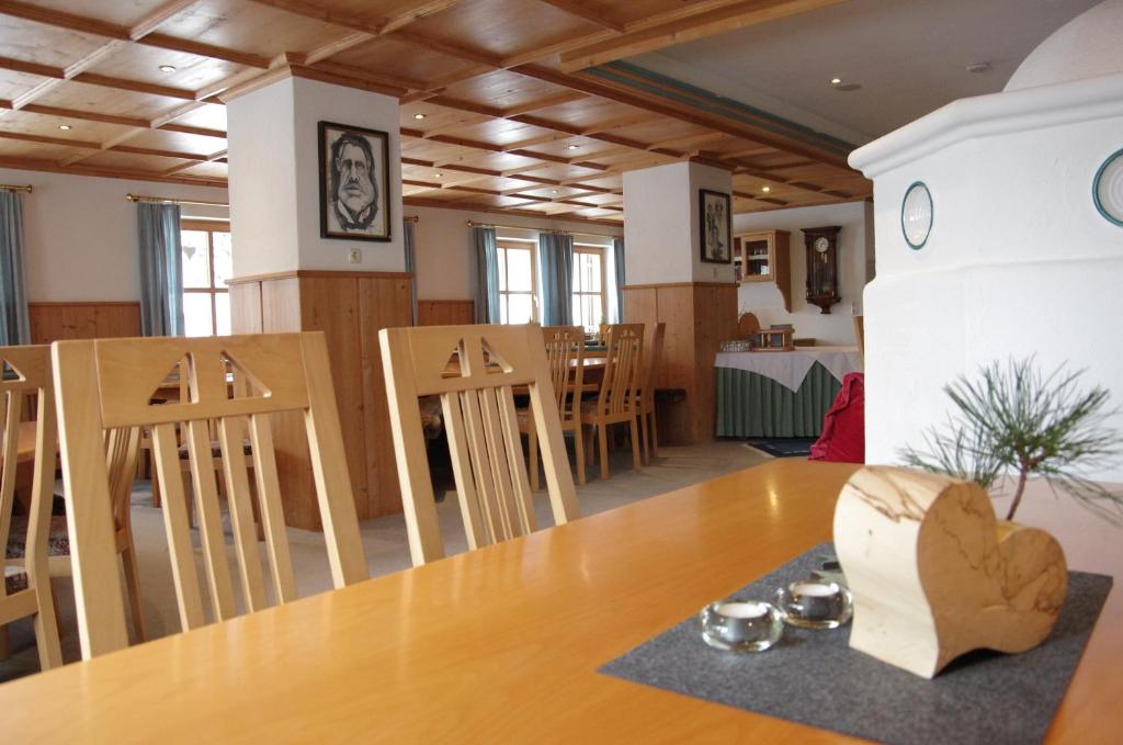 Restaurace v ubytování Wohlfühlpension Tirolerhof