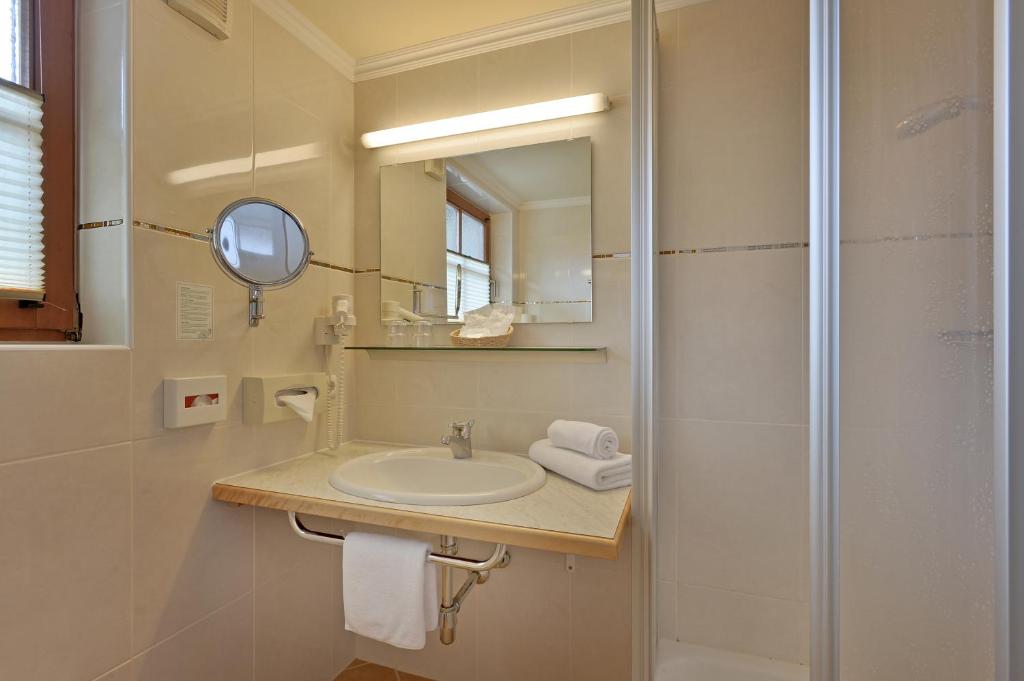 Hotel Waldheim Garni - 8