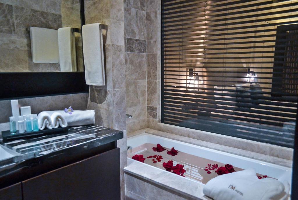 I'M Hotel - Prestige Executive Twin Room