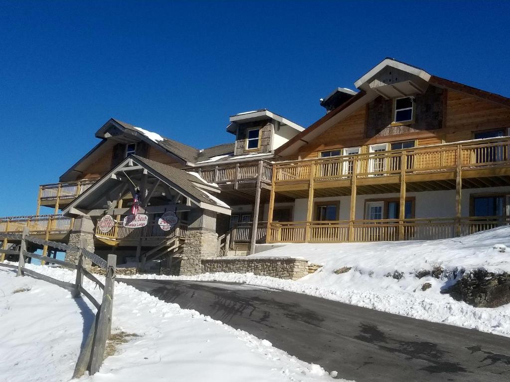 Gallery image of Top of the Beech Inn in Beech Mountain