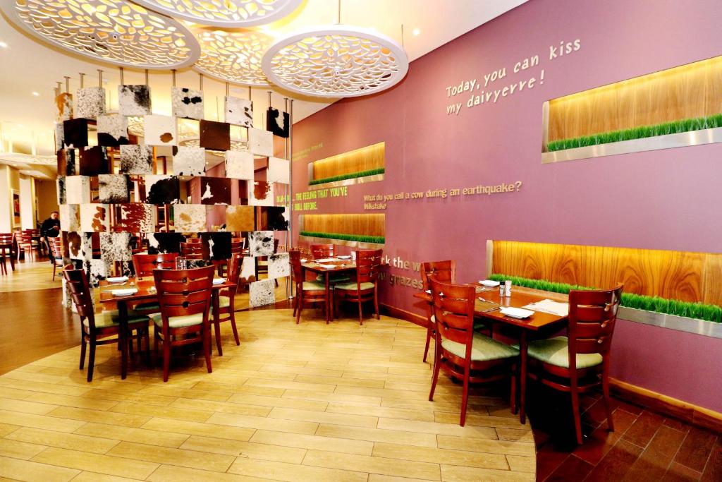 Restaurace v ubytování Peermont Metcourt at Rio, Klerksdorp