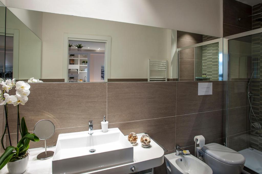 A bathroom at Ci'Cala House