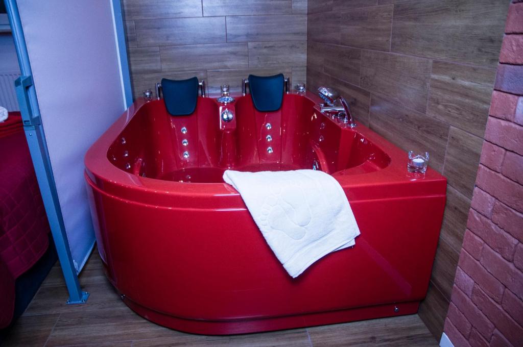 Jacuzzi Apartment Red - 11