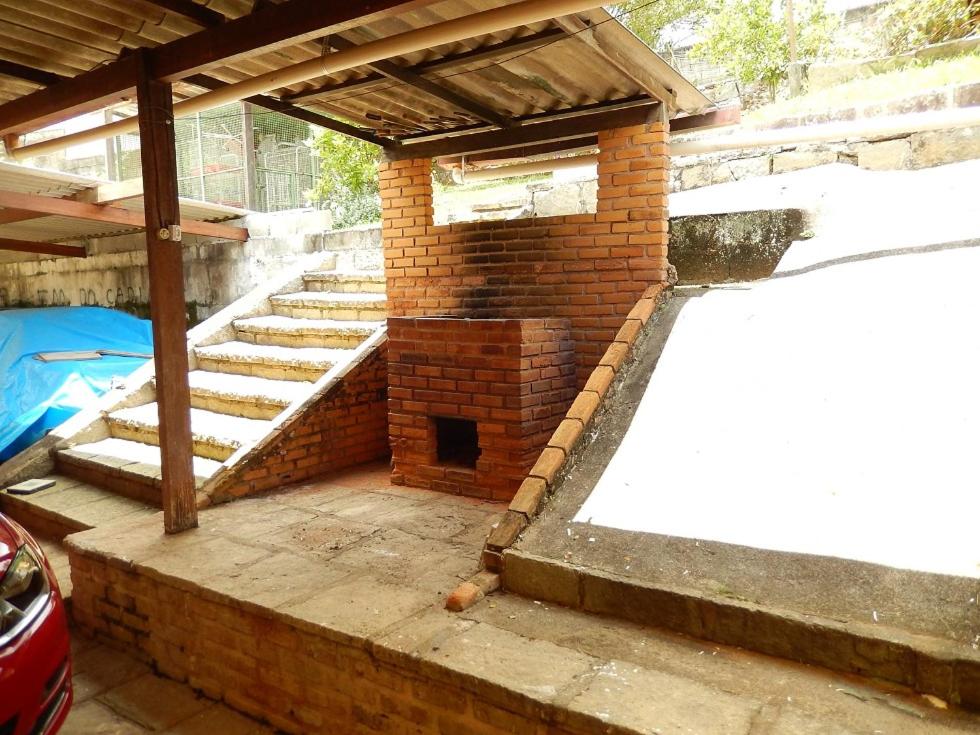 Isolamento com natureza e muito conforto para famílias com crianças