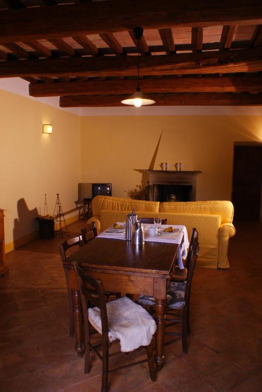 Uma área de estar em Re Artù Assisi Country Lifestyle