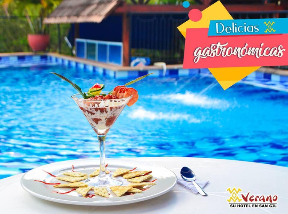Bazén v ubytování Hotel Verano Resort San Gil nebo v jeho okolí