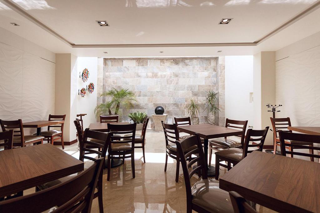 Restaurace v ubytování Hotel Maria Fernanda Inn