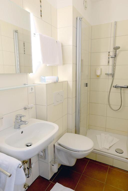 Koupelna v ubytování Hotel Waldlust