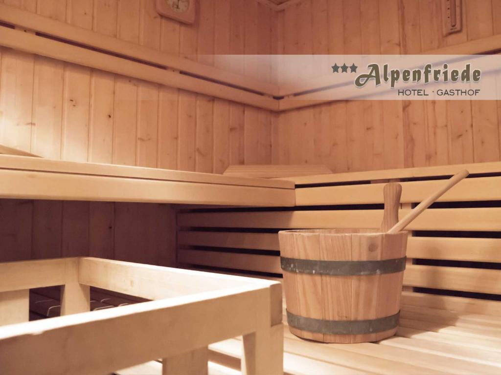 Fotografie z fotogalerie ubytování Hotel Alpenfriede v destinaci Curon Venosta