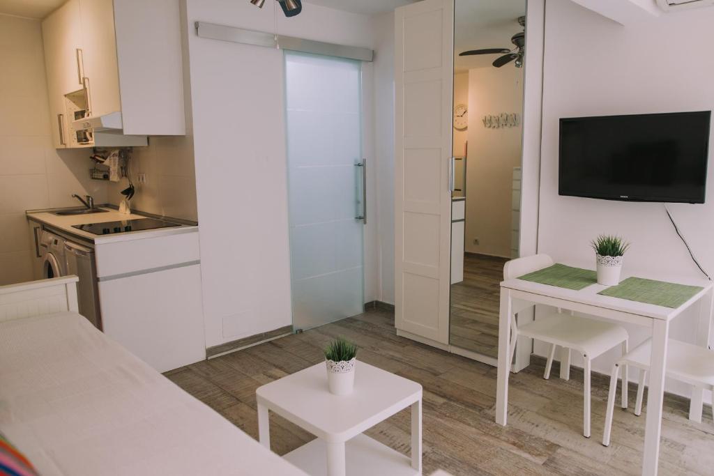 Kuchyňa alebo kuchynka v ubytovaní Apartamento Malagueta Playa