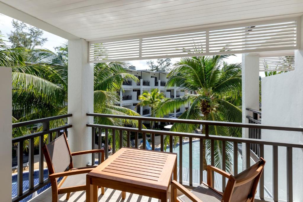 Ein Balkon oder eine Terrasse in der Unterkunft Sunwing Bangtao Beach