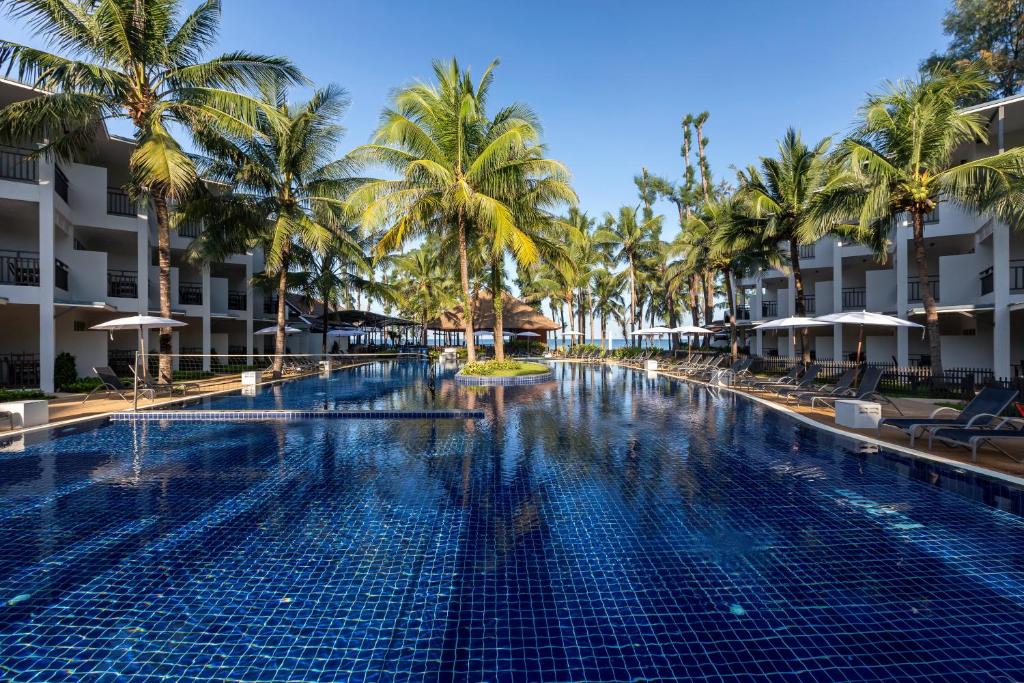 Der Swimmingpool an oder in der Nähe von Sunwing Bangtao Beach