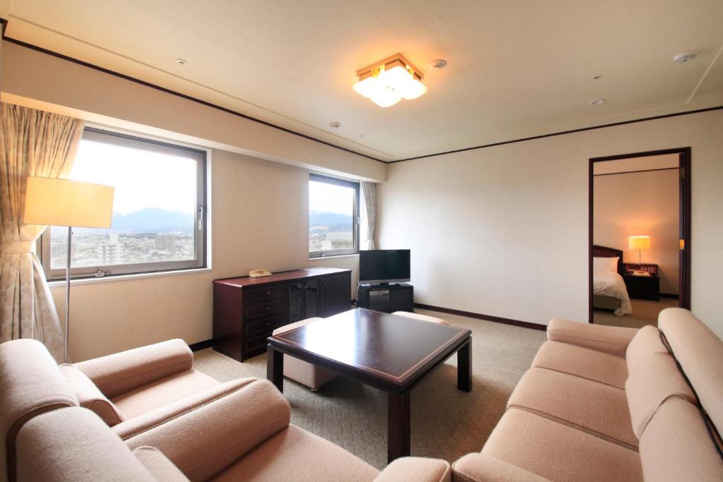 Posezení v ubytování Quintessa Hotel Ogaki