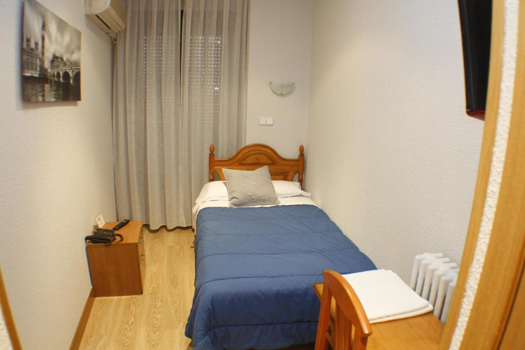 Hostal Santa Cruz - 4