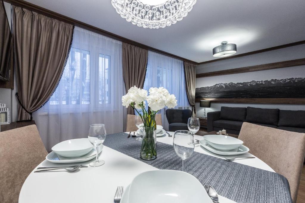 Posedenie v ubytovaní Apartament Helena Odkryj Zakopane
