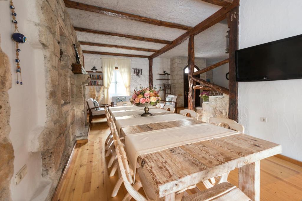TV a/nebo společenská místnost v ubytování Moy Hotel