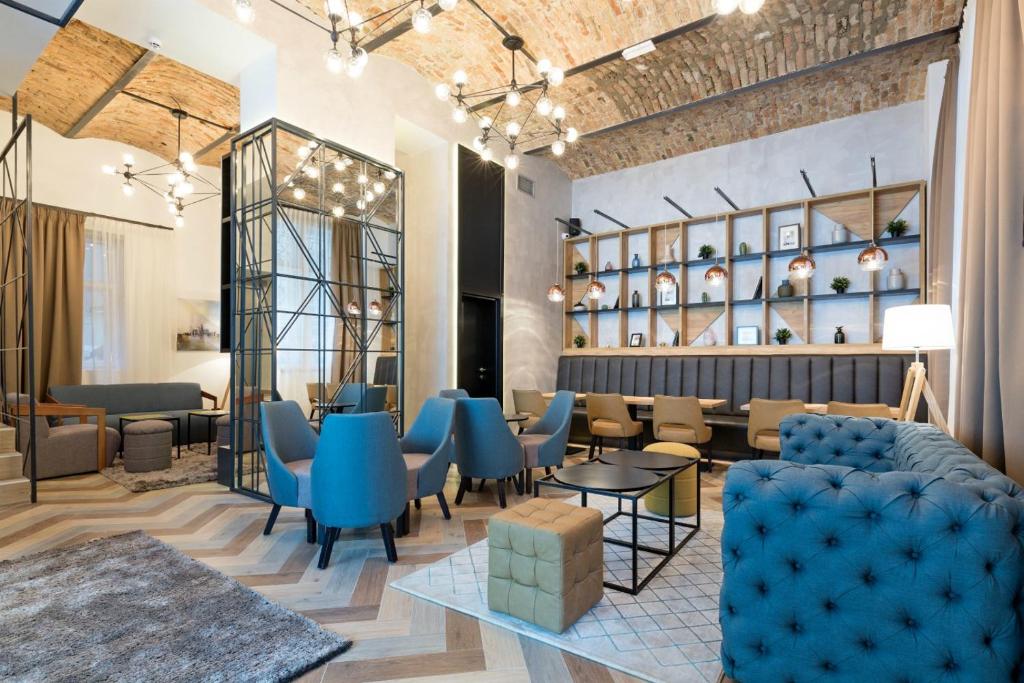 Capital Hotel Garni - Resim 16