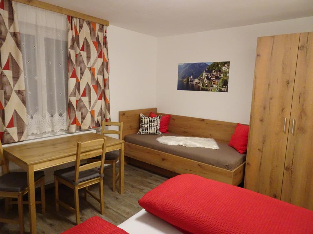 Postel nebo postele na pokoji v ubytování Haus Höll Herta