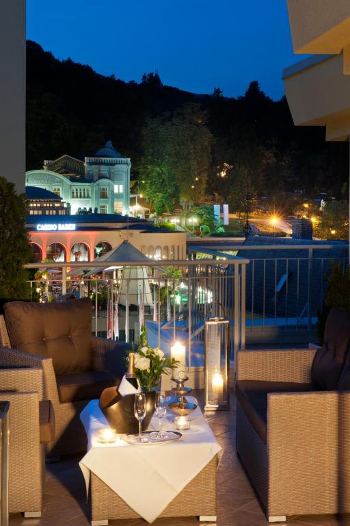 Nespecifikovaný výhled na hory nebo výhled na hory při pohledu z hotelu