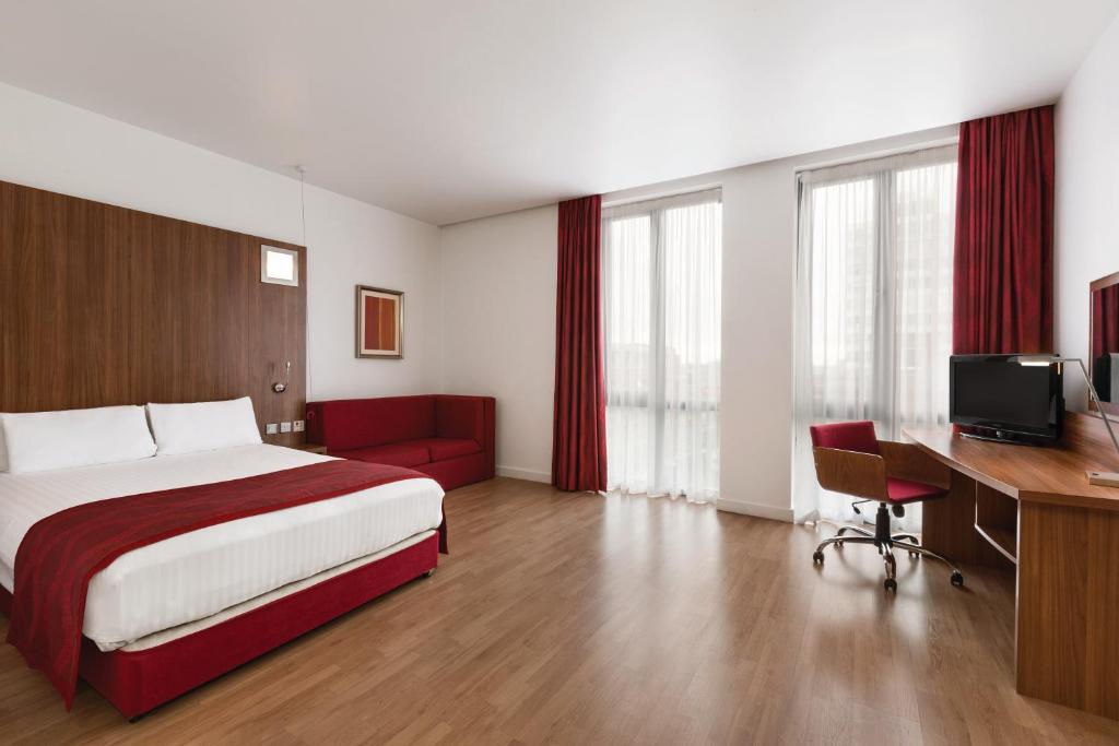 Ramada Encore Leicester City Centre - Double Room - Disability Access