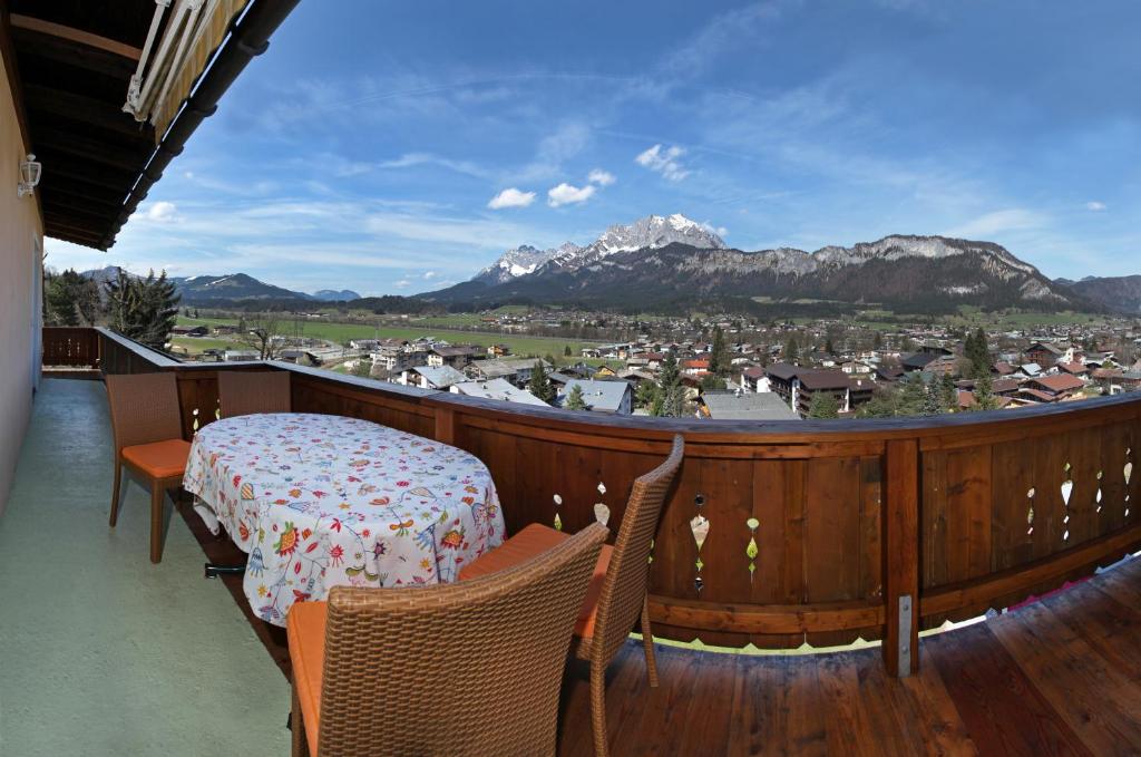 Nespecifikovaný výhled na hory nebo výhled na hory při pohledu z apartmánu