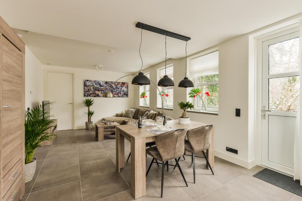 Luxury Family Residence Schinkeldijkje - Two-Bedroom House
