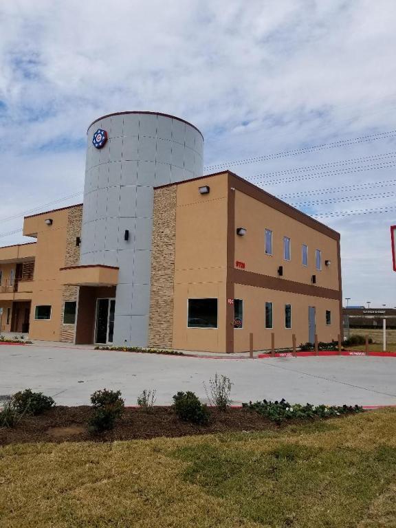 Crystal Inn - Sugarland - Housity