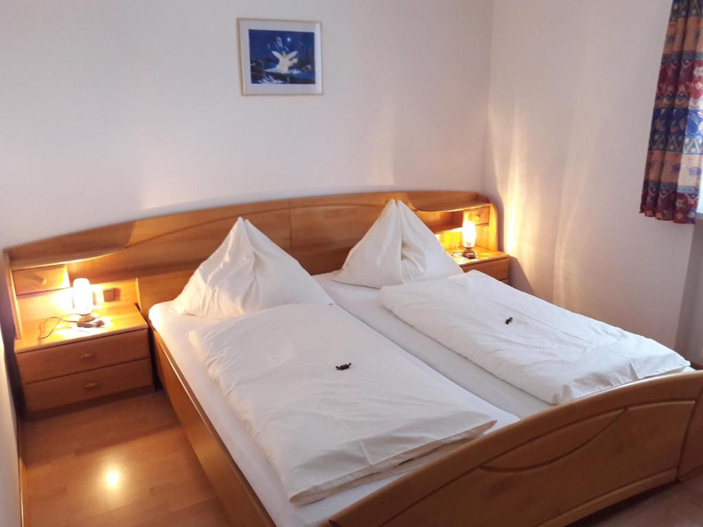 Postel nebo postele na pokoji v ubytování Ferienwohnung Kupfer