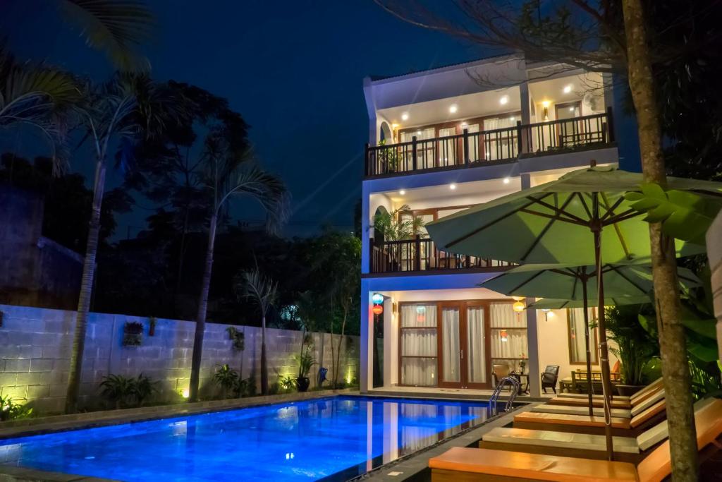 Bazén v ubytování Louis Villa Hoi An nebo v jeho okolí