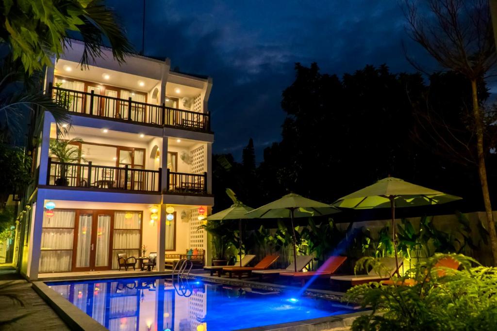 Bazén v ubytování Louis Villa Hoi An nebo v jeho okolí