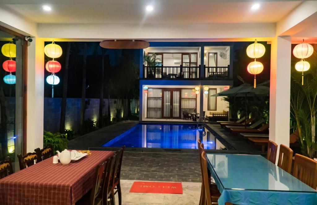 Bazén v ubytování Louis Villa Hoi An nebo v jeho okolí