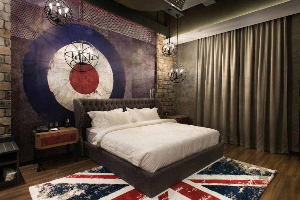 Vangohh Eminent Hotel & Spa - Mini Cooper Suite