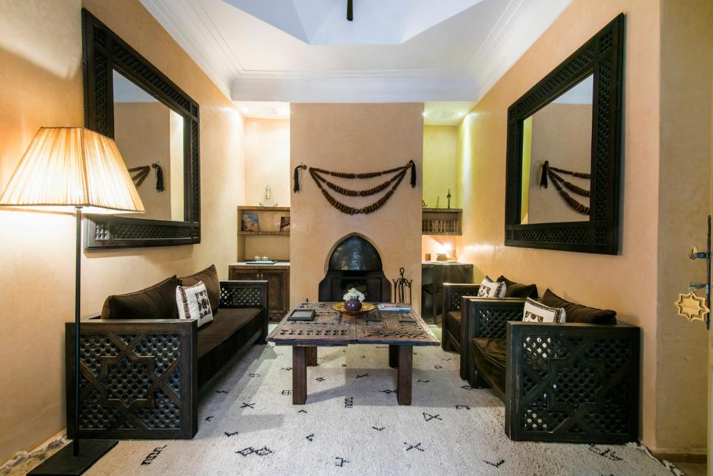 Posezení v ubytování Almaha Marrakech Restaurant & SPA