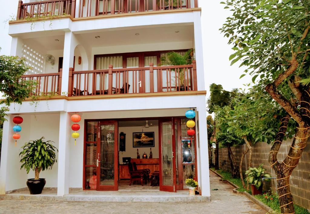 Balkón nebo terasa v ubytování Louis Villa Hoi An