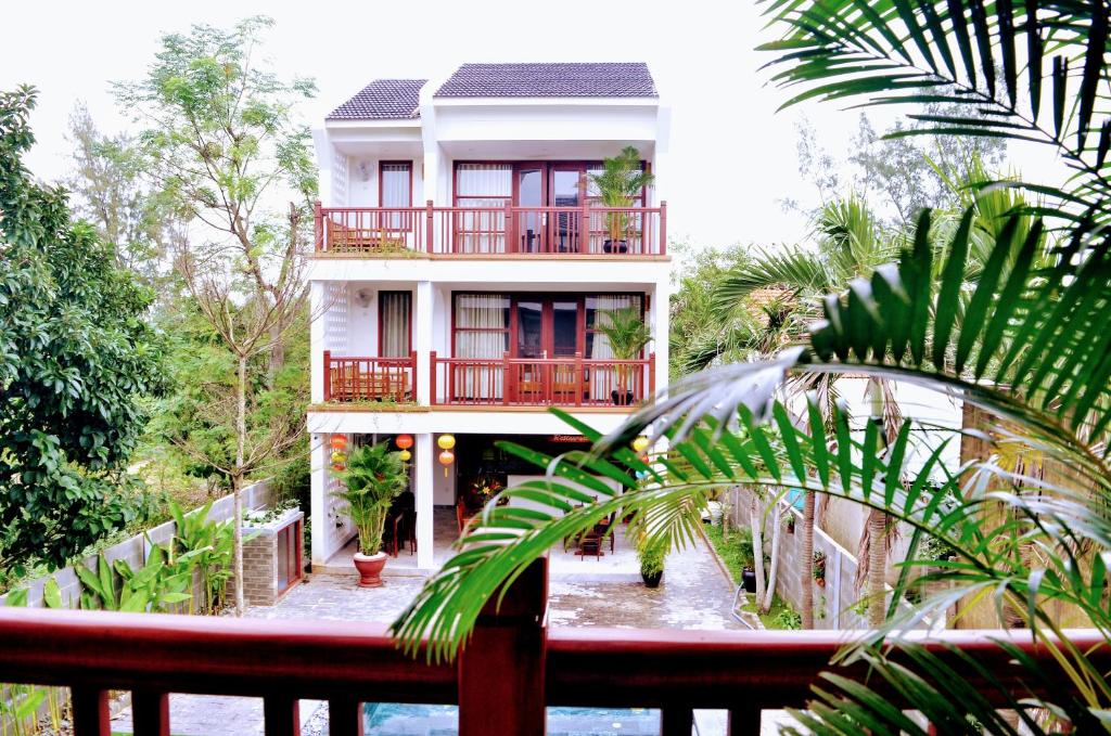Balkón nebo terasa v ubytování Louis Villa Hoi An