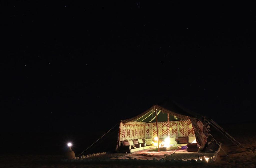 Foto sihtkohas Ḩawīyah asuva majutusasutuse Starwatching Private Camp galeriist