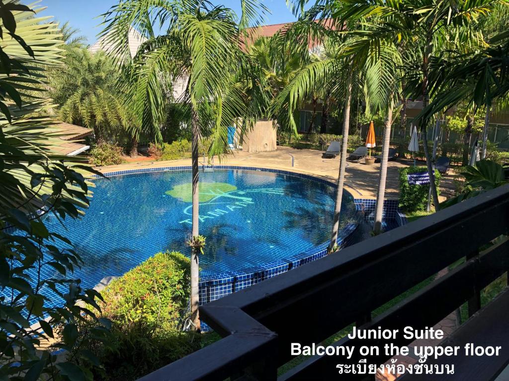 Bazén v ubytování Taman Resort nebo v jeho okolí