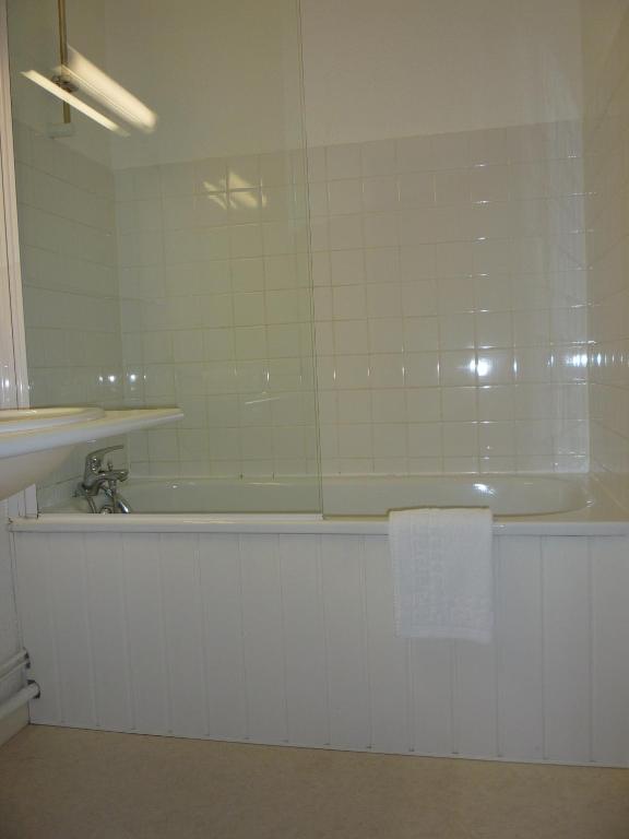 Cit'Hôtel- Hôtel d'Occitanie - Twin Room With Bath
