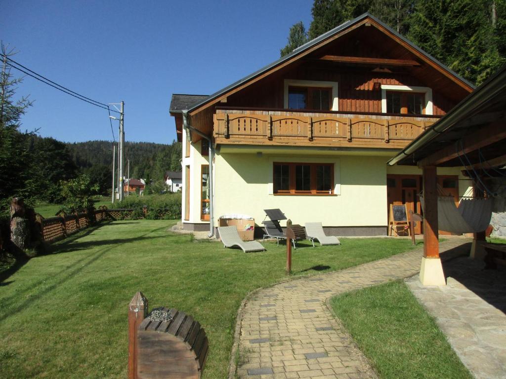 The building in which the holiday home is located