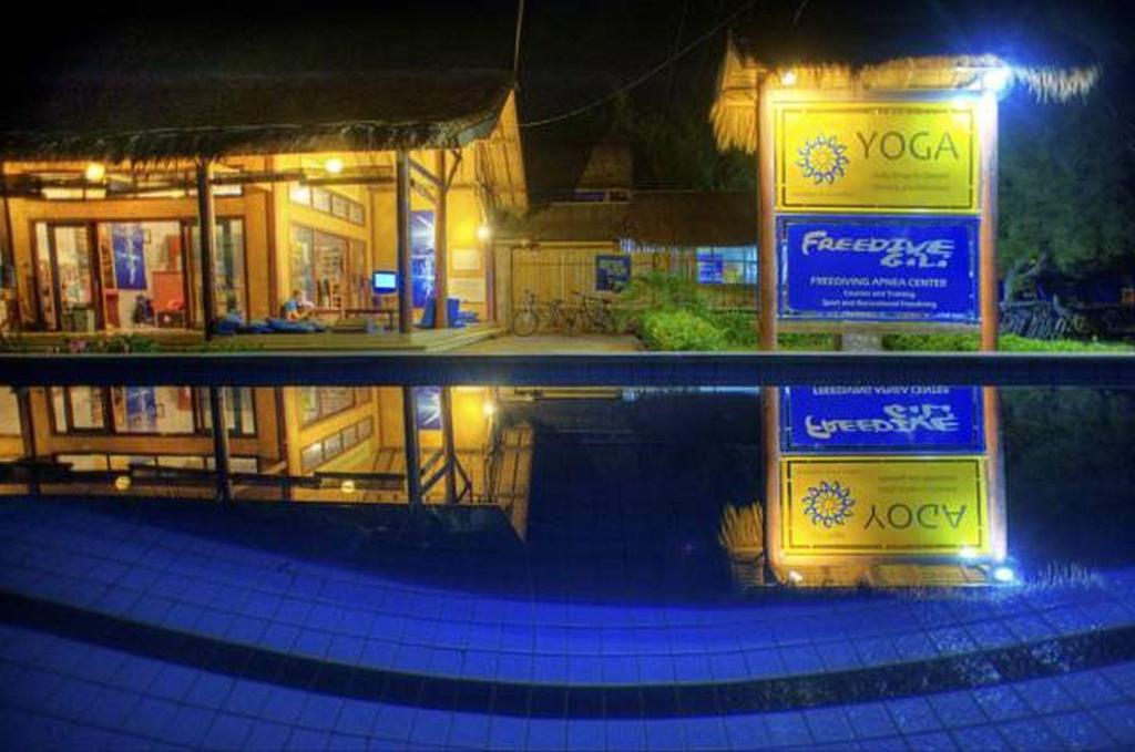 Bazén v ubytování The Yoga Garden nebo v jeho okolí