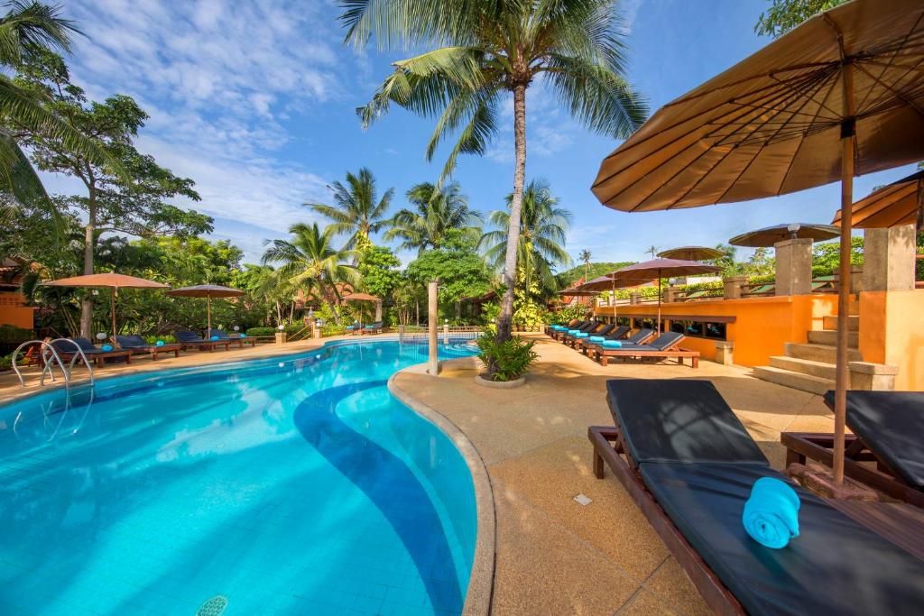 Bazén v ubytování Pinnacle Samui Resort nebo v jeho okolí