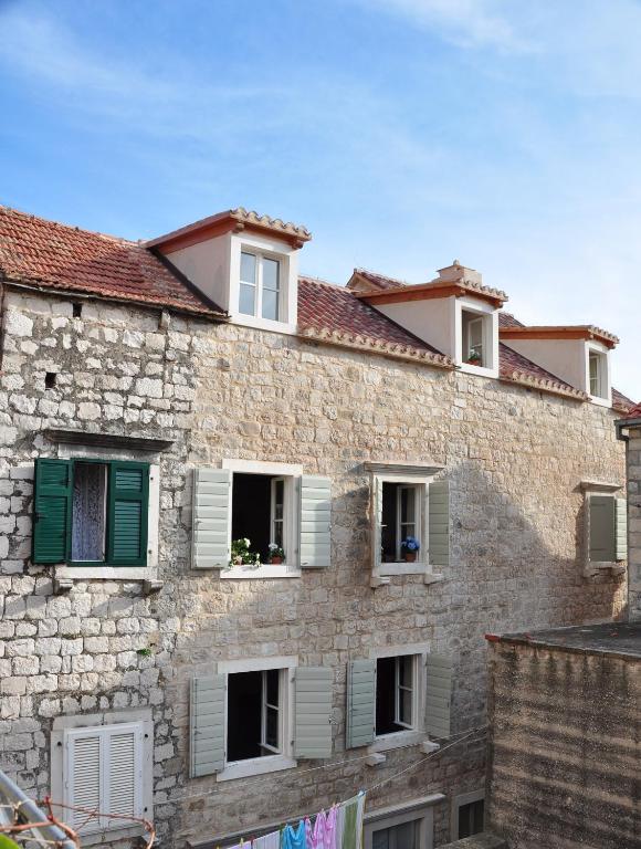 Villa Mama - Traditional Apartments in Omis, free parking - Appartement Standard De Deux Chambres (6 Adultes)